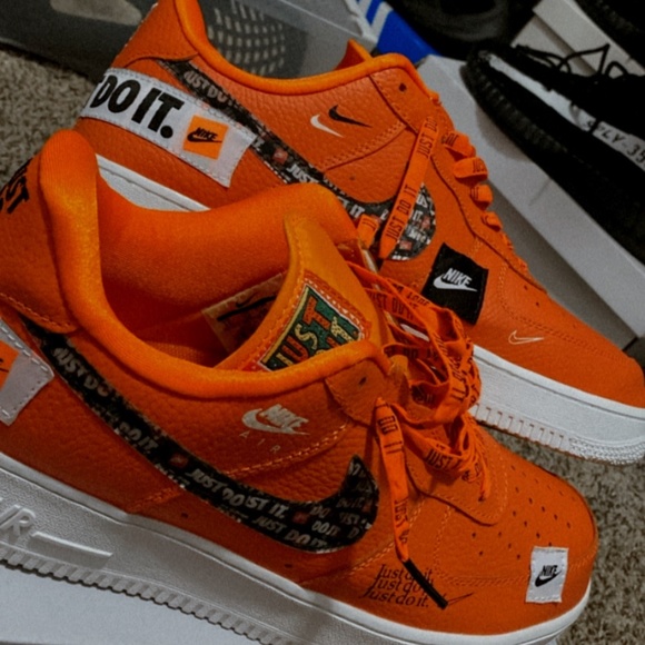 Air Force 1 ‘07 Orange/White Orange/BLANC Size: 11Men